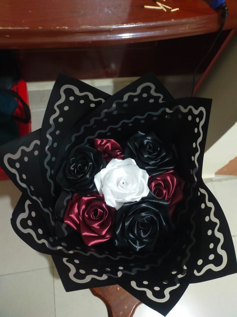 7 Roses Bouquet